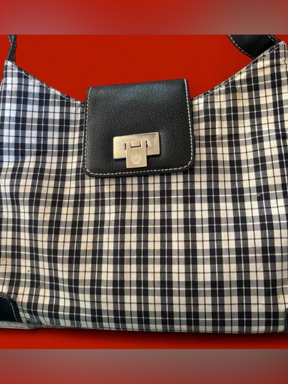 Vintage Liz Claiborne Black & White Plaid Y2K Shoulder Bag -
Vivid Red Interior